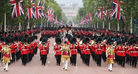 Vệ binh Hoàng gia Anh vướng vào bê bối