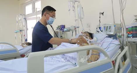 “Lên trời” tìm thần y online