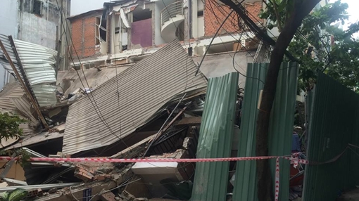Vụ 2 căn nhà sập, tạm đình chỉ thi công, chờ khắc phục hậu quả