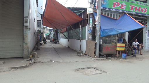 Hai nhóm hỗn chiến sau khi bị nhắc nhở mở nhạc to