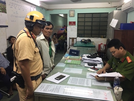 Bắt tài xế xe ôm công nghệ cướp tài sản du khách