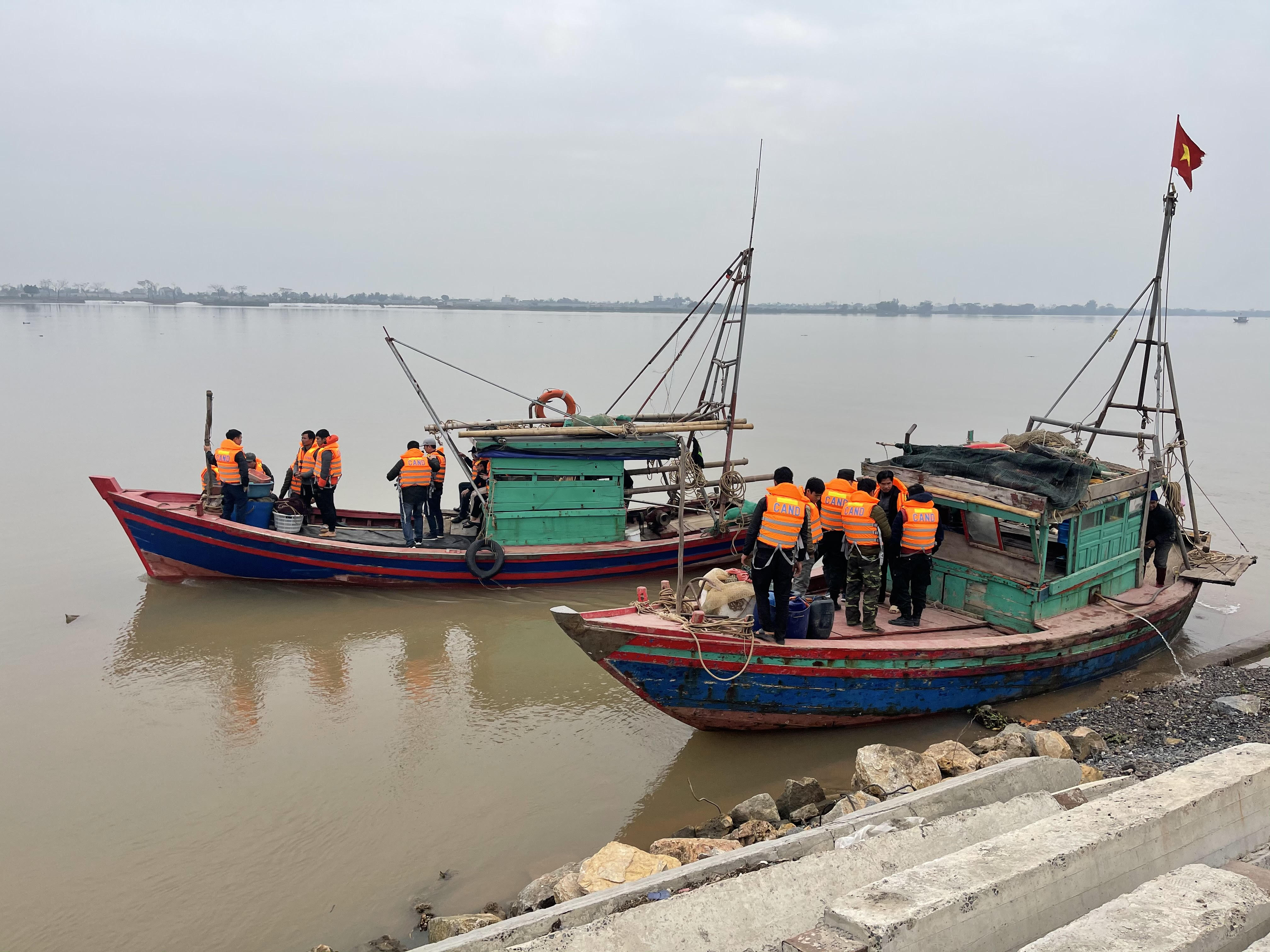 Bắt 4 đối tượng vi phạm quy định về khai thác tài nguyên