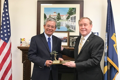 Đại sứ Phạm Quang Vinh thăm Học viện Hải quân Monterey