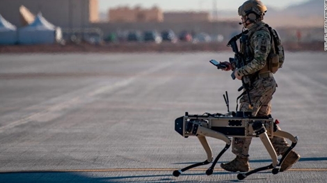Mỹ điều chó robot ra chiến trận như trong phim viễn tưởng 