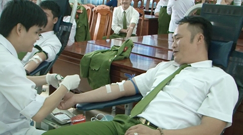 Cán bộ chiến sỹ Trại giam Đồng Sơn hiến gần 300 đơn vị máu 
