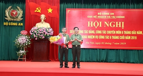 Nêu cao tinh thần trách nhiệm trong công tác kế hoạch và tài chính