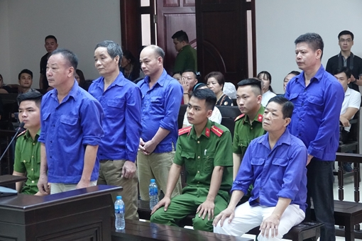 Sai phạm của Ban Quản lý chợ Long Biên từ phiên tòa xét xử: 5 đối tượng "bảo kê"