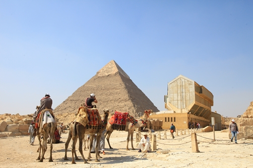Những câu chuyện quanh Kim tự tháp