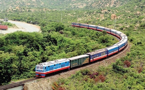 Ngành Đường sắt Việt Nam cảnh báo nguy cơ “dừng hoạt động chạy tàu”