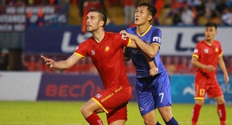 Thực hư chuyện CLB Thanh Hóa chỉ... 9 cầu thủ ra sân mỗi trận