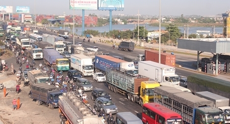 Đầu tư hạ tầng bài bản để giảm ùn tắc giao thông