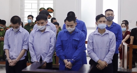 Cưỡng đoạt tiền tỷ của chủ doanh nghiệp, nhóm đòi nợ thuê lĩnh 54 năm tù