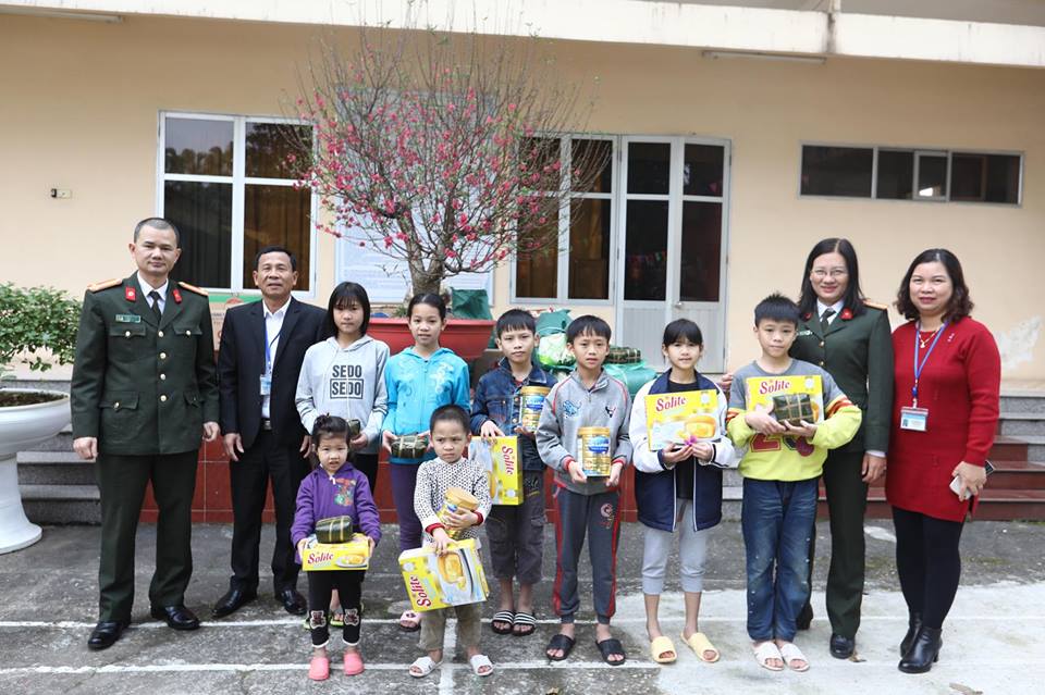 Trao hương xuân cho những mảnh đời bất hạnh 