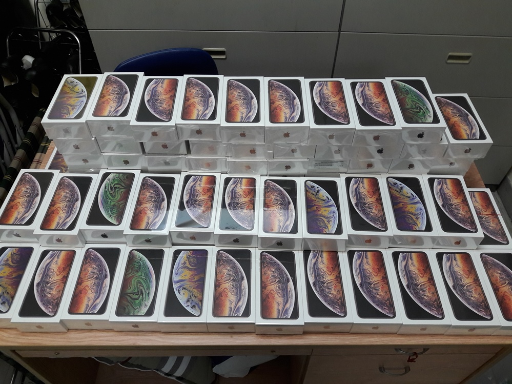 Hải quan Tân Sơn Nhất bắt giữ lô hàng iPhone lậu 6,5 tỷ đồng