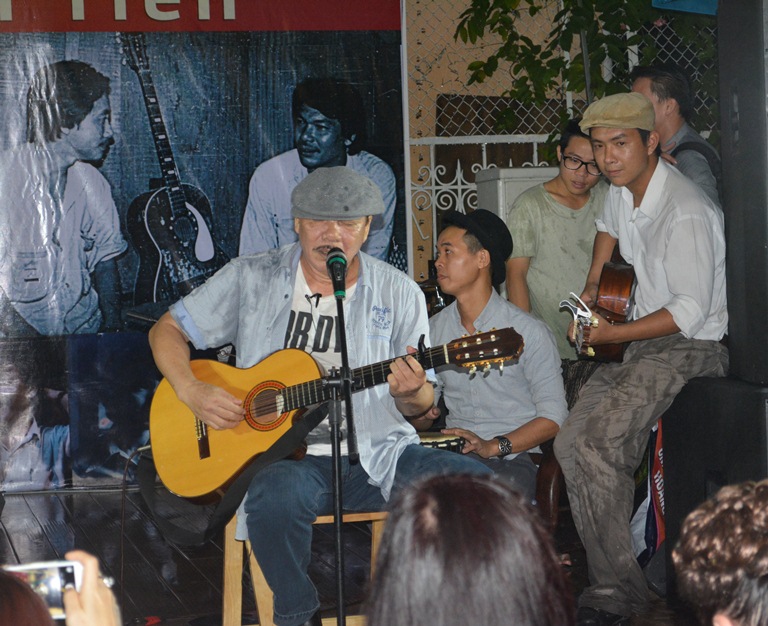 Nhạc sĩ Trần Tiến ra mắt tự truyện “Ngẫu hứng”