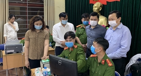 Công an quận Đống Đa hoàn thành gần 50% "chiến dịch" cấp CCCD