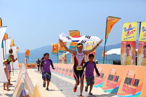 Hơn 1.100 VĐV của 50 quốc gia tham giải Ironman 70.3