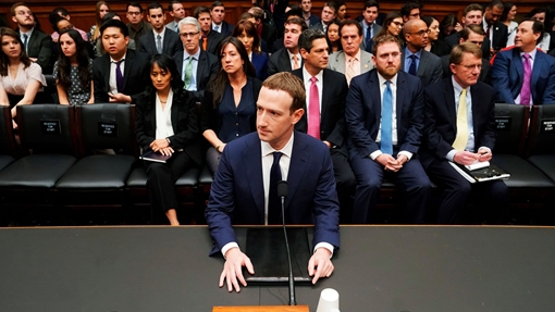 Ông chủ Facebook trước nguy cơ bị hạ bệ
