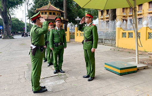 Những chiến sỹ Cảnh sát bảo vệ cơ quan đại diện Ngoại giao