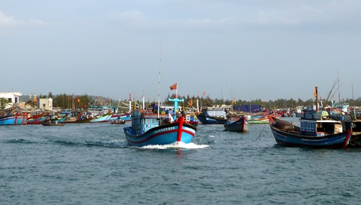 Ngư dân vươn khơi bám biển bảo vệ ngư trường truyền thống