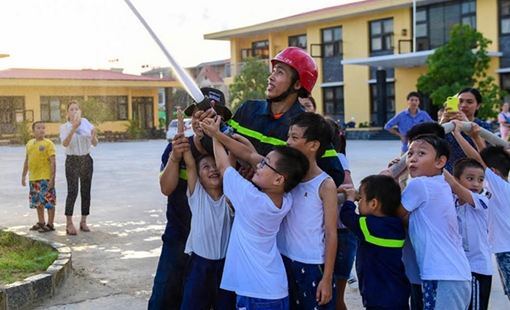 Có nên giáo dục hướng nghiệp cho học sinh từ tiểu học?