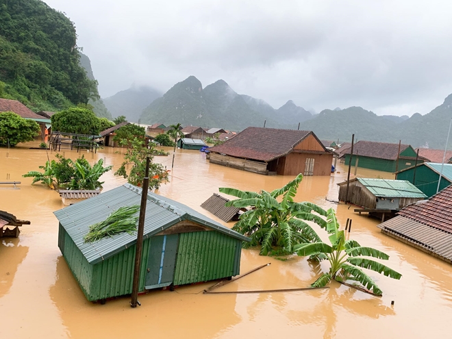 Toàn cảnh lũ lụt miền Trung: Đại hồng thủy trăm năm có một - Báo Công an Nhân dân điện tử