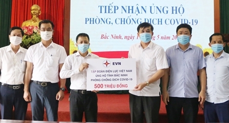 EVN ủng hộ 1,5 tỷ cho một số tỉnh/thành chống dịch COVID-19