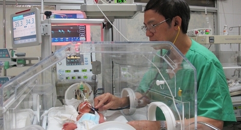 Rơi nước mắt cứu thai nhi từ người mẹ ung thư phổi