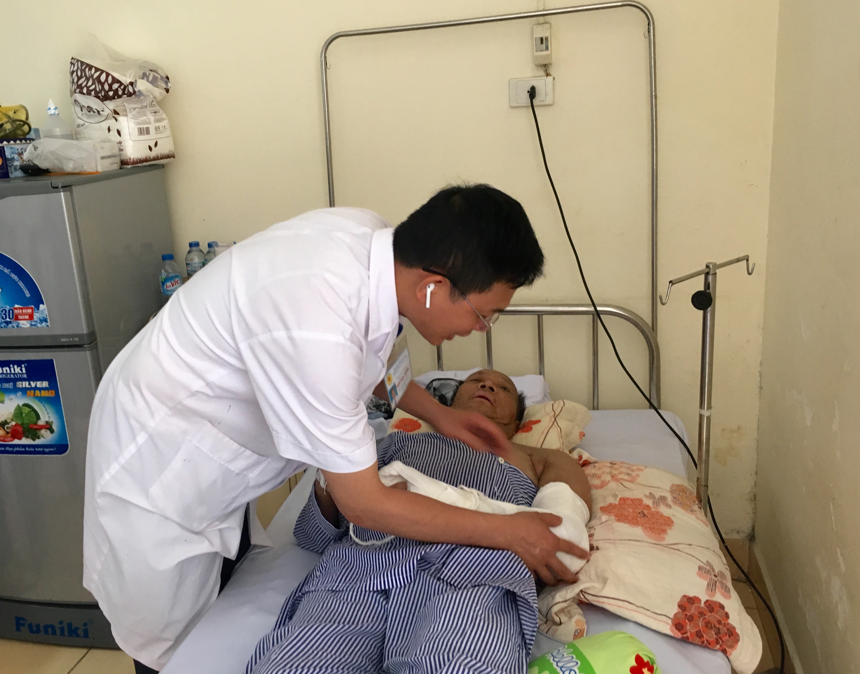 Bệnh viện 198 điều trị thành công hơn 2.000 bệnh nhân bị thoái hóa khớp