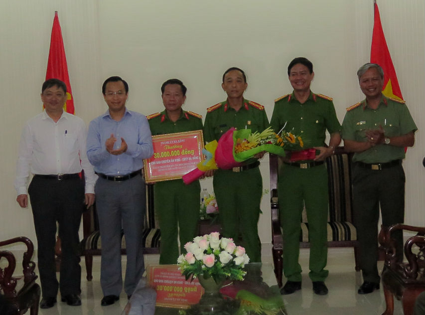 Bí thư Đà Nẵng thưởng nóng vụ phá chuyên án giết người trước quán nhậu