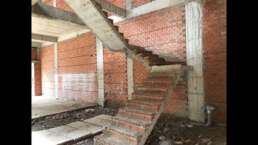 Chủ thầu bị tố nợ tiền, bỏ trốn