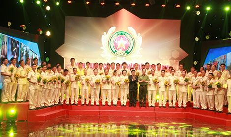 Tôn vinh gương điển hình tiên tiến CAND – Vinh quang CAND Việt Nam