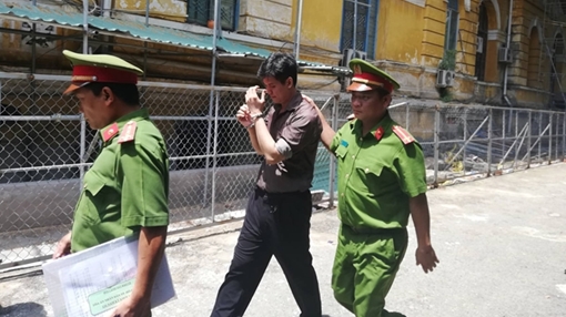 Lừa đổi đô la giá thấp, gã thanh niên chiếm đoạt hàng chục tỷ đồng