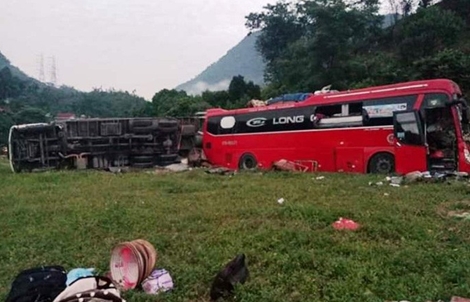Xe tải tông xe khách ở Hoà Bình mang "biển số lạ" không đúng với đăng kiểm Lào