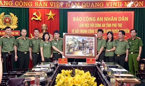 Nhân rộng những tấm gương điển hình, tiên tiến của cán bộ, chiến sĩ Công an đất Tổ