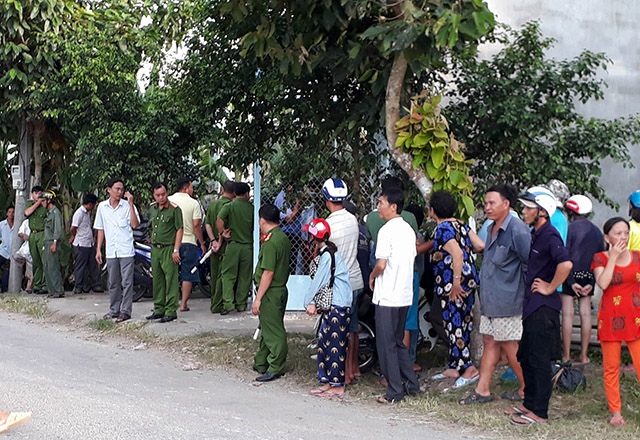 Mâu thuẫn gia đình, chồng chém vợ chết