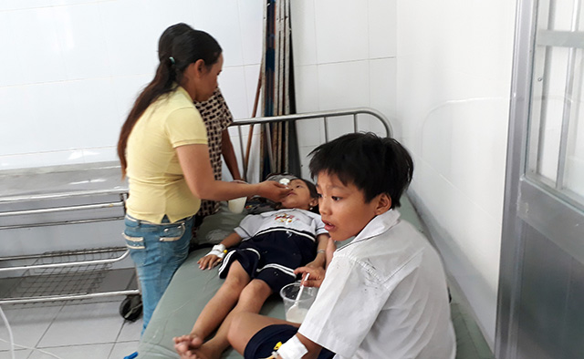 Tìm ra nguyên nhân vụ ngộ độc sữa khiến gần 500 học sinh nhập viện