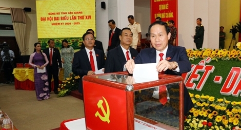 Đồng chí Lê Tiến Châu tái đắc cử Bí thư Tỉnh ủy Hậu Giang