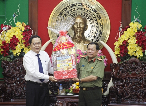 Chủ tịch Uỷ ban Trung ương Mặt trận Tổ quốc Việt Nam chúc Tết Công an TP Cần Thơ 