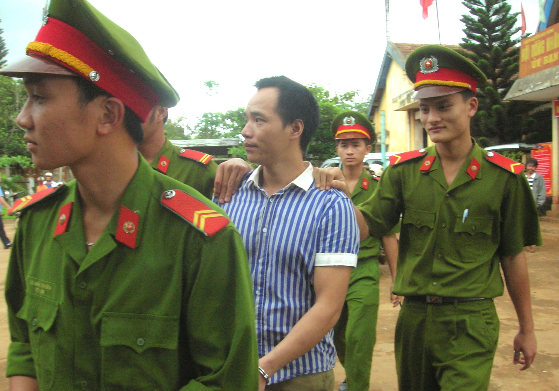 Kêu gọi người dân tố giác tội phạm vụ thuê “sát thủ” từ Nghệ An ra Đắk Nông giải quyết mâu thuẫn