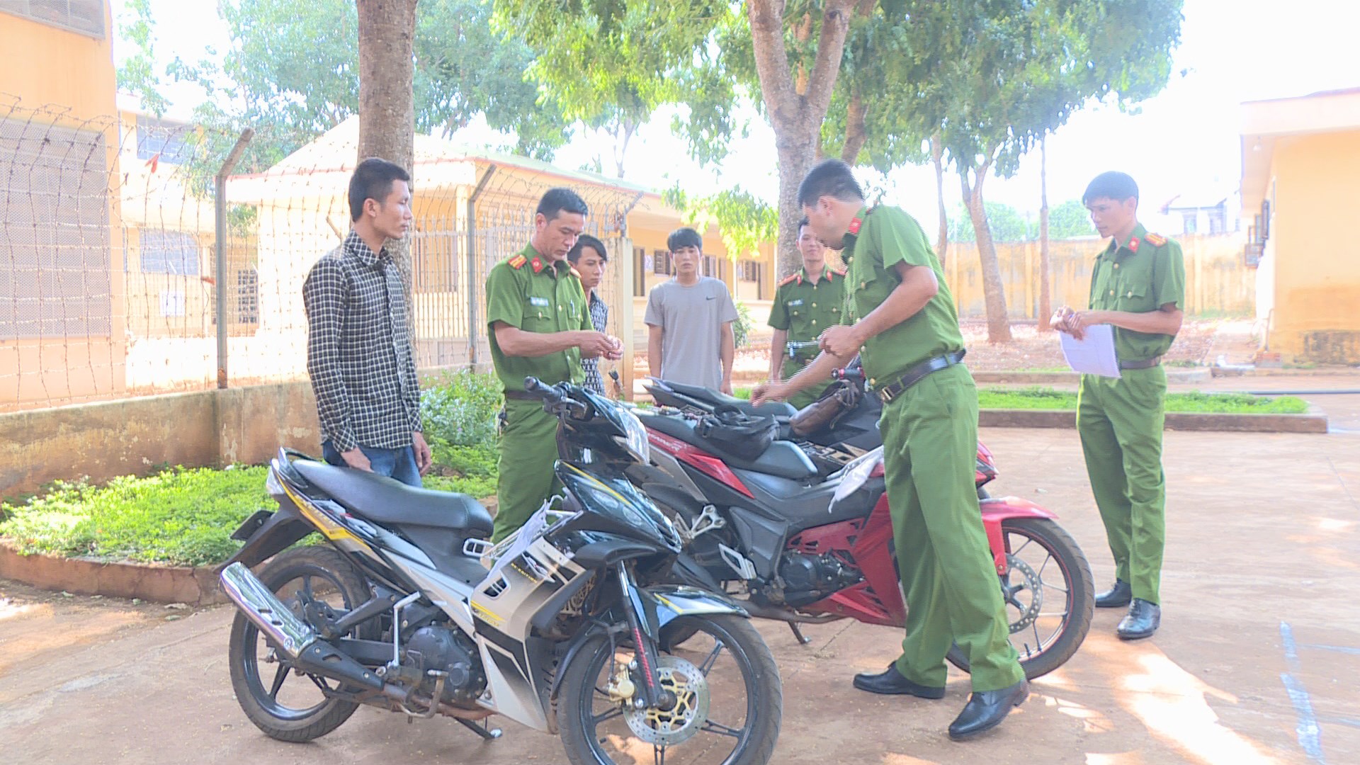 Triệt phá nhóm chuyên trộm xe máy liên tỉnh