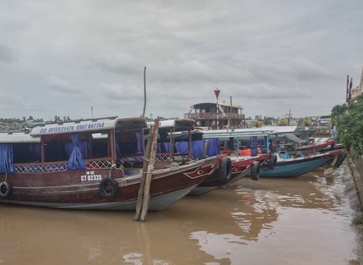 Chèo kéo khách ở Bến tàu Ninh Kiều sẽ bị phạt 3 triệu đồng
