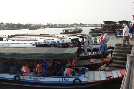 Vé tàu tham quan Chợ nổi Cái Răng tăng 20% trong dịp Tết