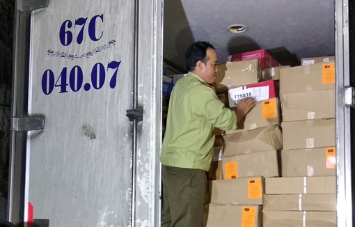Bắt xe tải chở 15 tấn thực phẩm đông lạnh không rõ nguồn gốc