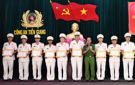 Công an Tiền Giang tổ chức hội nghị điển hình tiên tiến
