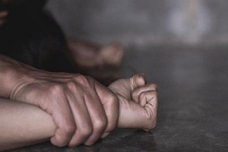 Nam thanh niên 16 tuổi dụ dỗ bé gái 11 tuổi làm ‘chuyện người lớn’