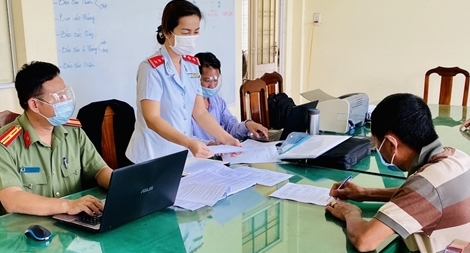 Bị phạt vì tung tin cấm chợ, kêu gọi mua thịt heo tích trữ