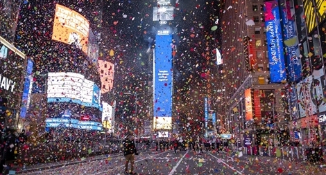 (NÓNG TUẦN QUA) Thế giới đón năm mới kỳ lạ nhất lịch sử hiện đại