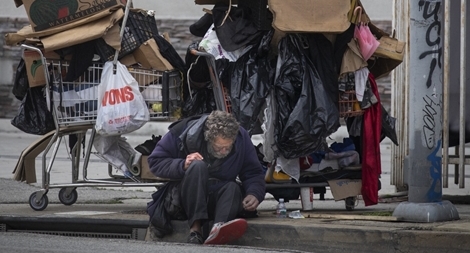 Gần 500 người Mỹ "biển thủ" nửa tỷ USD tiền cứu trợ COVID-19