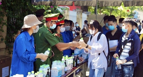 Hàng nghìn đoàn viên thanh niên Công an “Tiếp sức mùa thi”